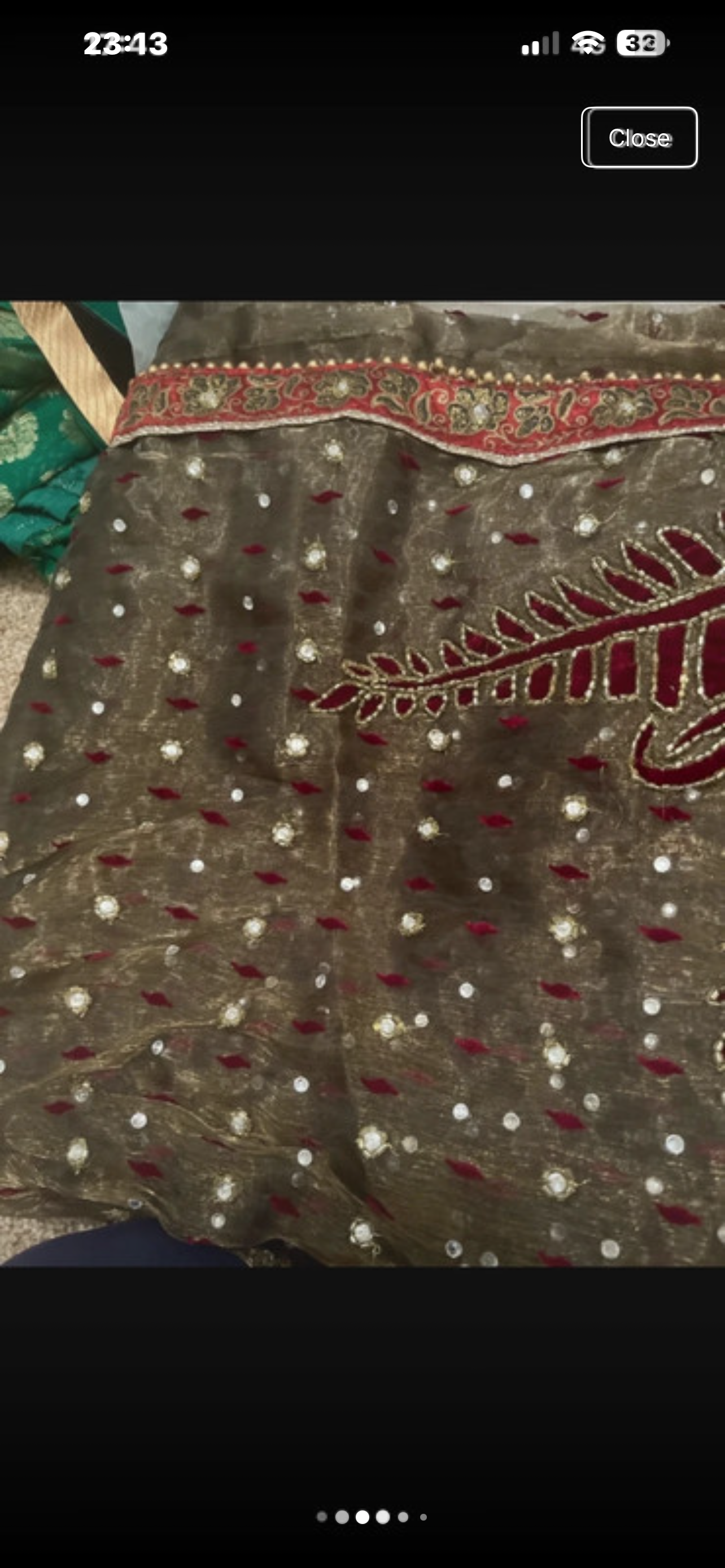 Brown & burgundy sari tissue
