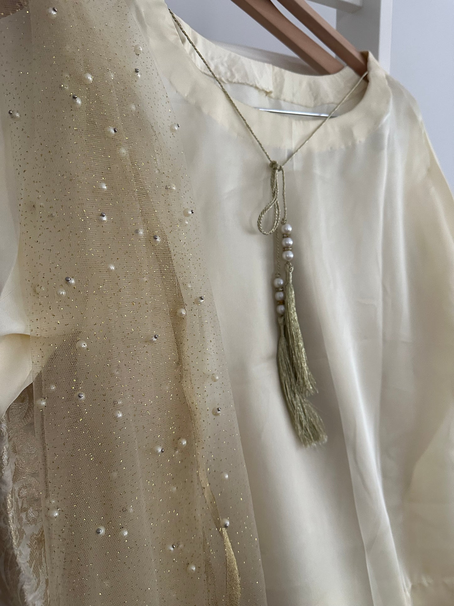 Stunning cream wide leg sharara suit with top and chunni - brand new