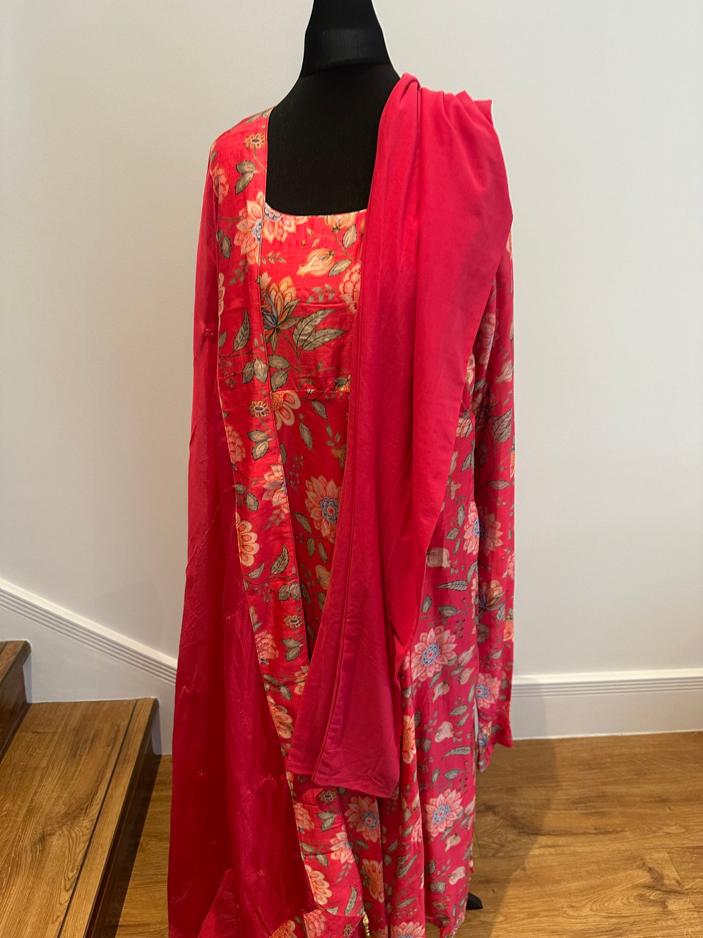 Preloved Indian Itraake Anarkali/Dress 3 PIECE BRAND NEW