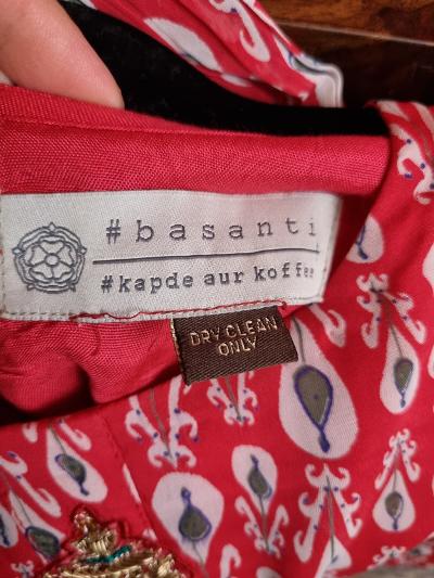 Basanti - Kapde Aur Koffee