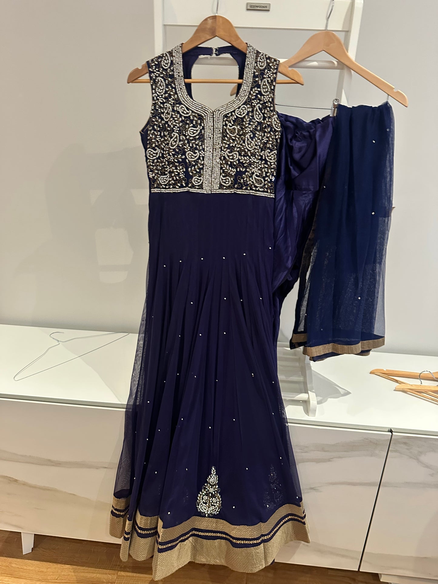 Preloved navy blue anarkali suit 3 piece set