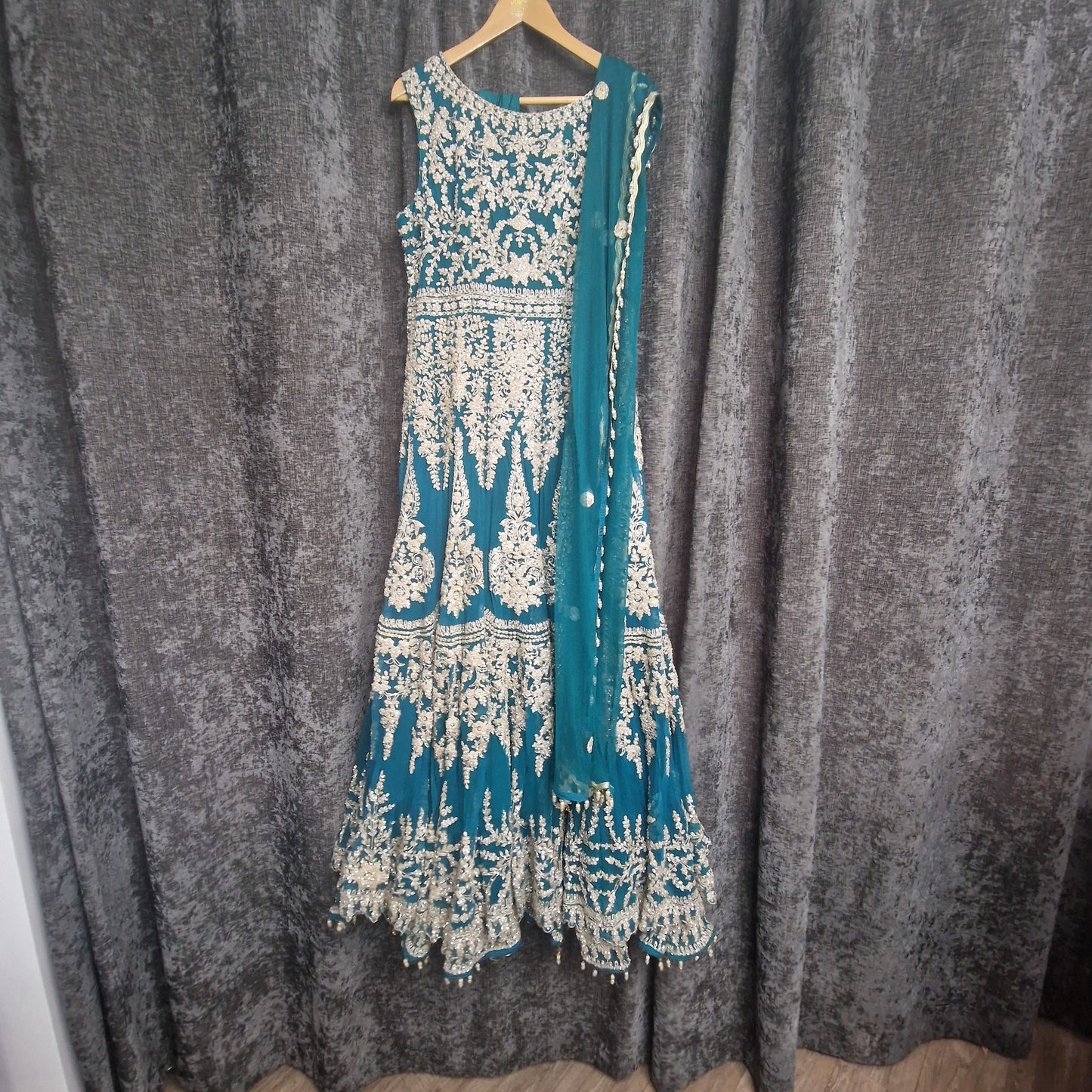 Ladies Anarkali turquoise size 40