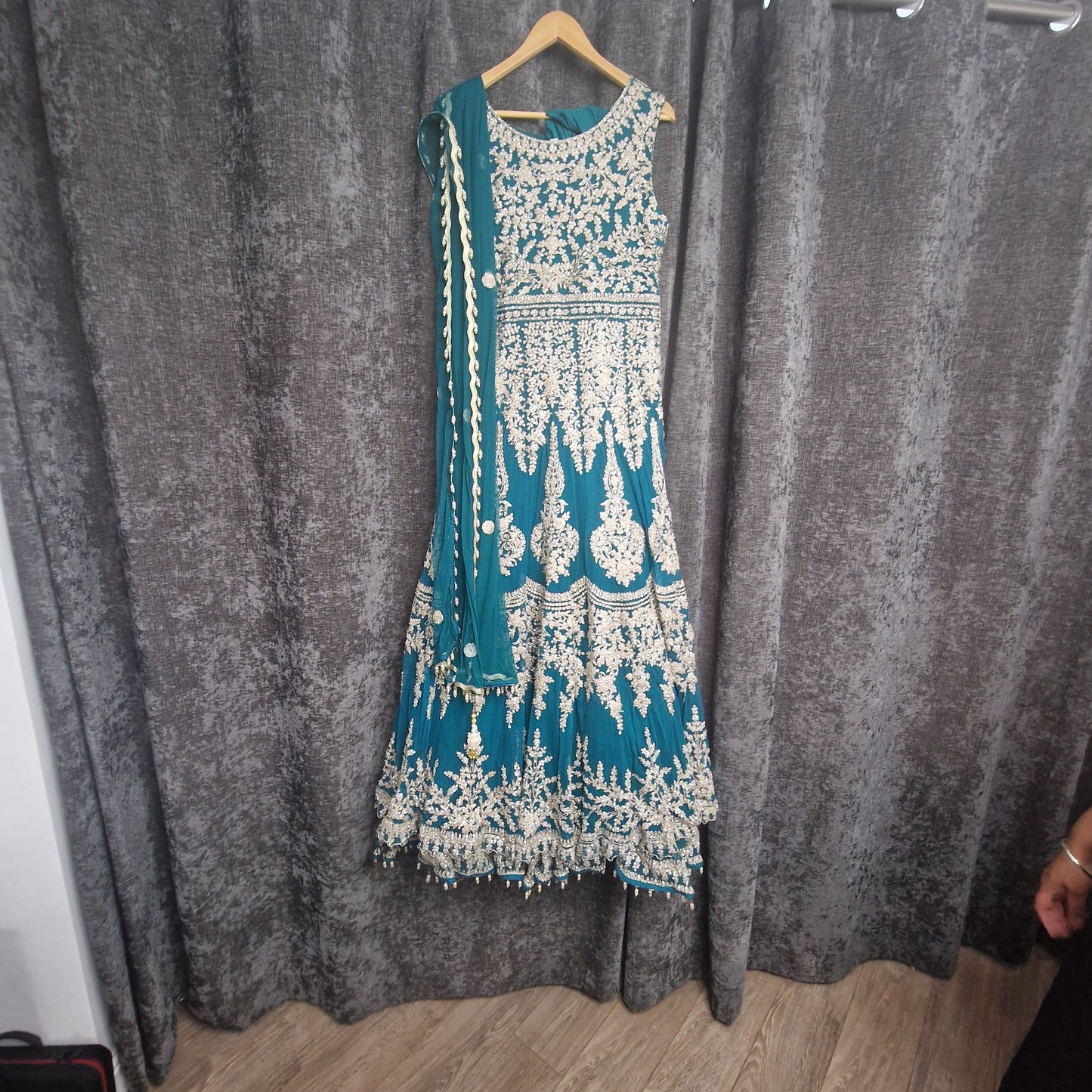 Ladies Anarkali turquoise size 40