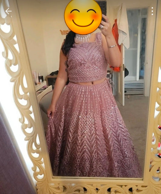 Soft pink leanga with silver detail