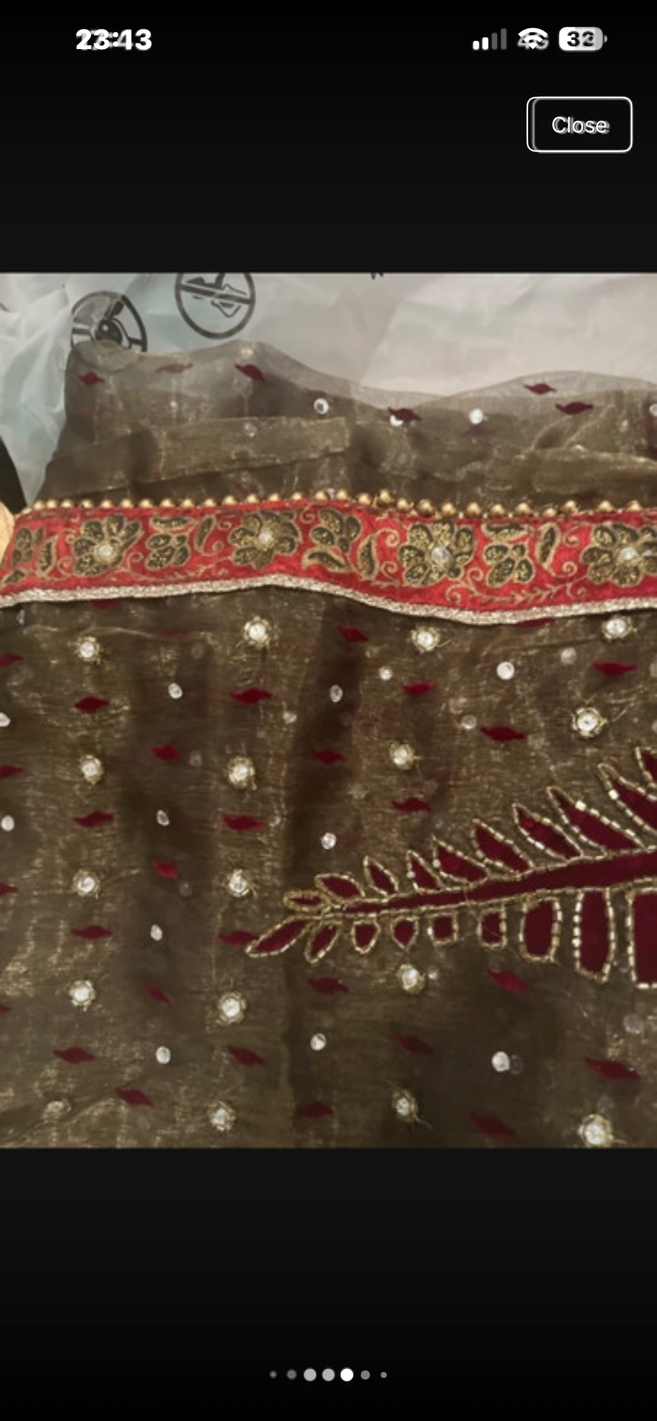 Brown & burgundy sari tissue