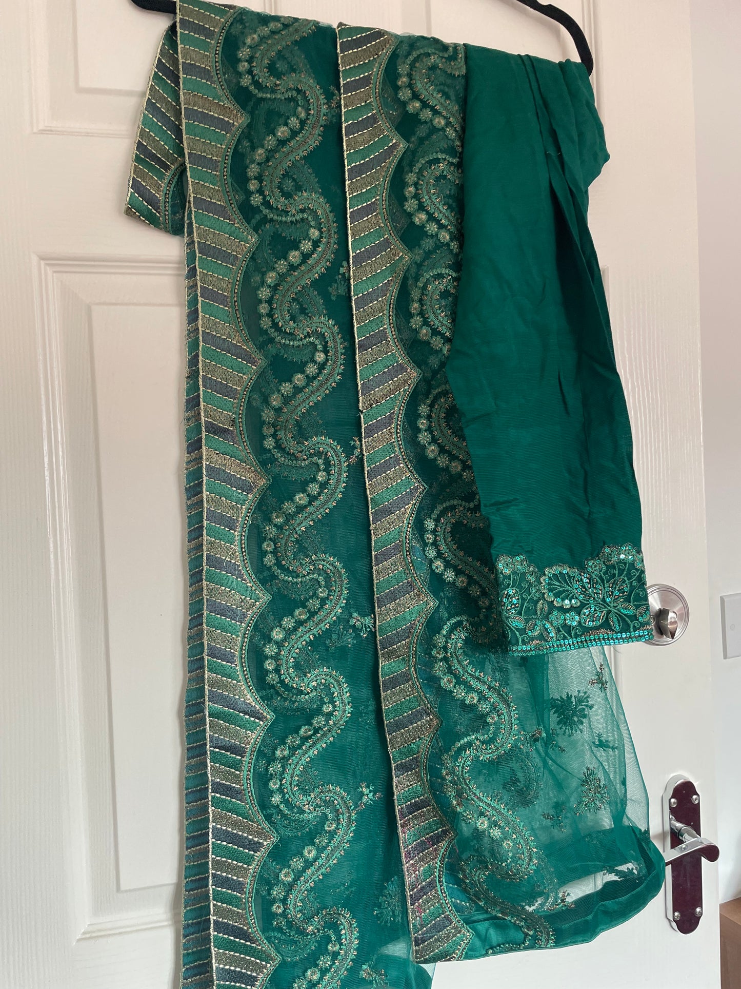 Brand new baroque green outfit - kameez and straight trousers