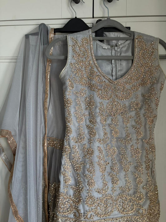 Preloved Girls Gharara Suit Size 32. Age 7/8