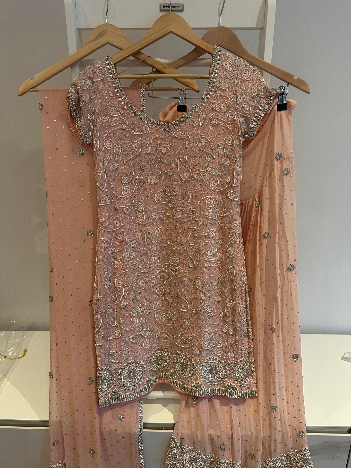 Preloved Rabani & Rakha baby pink kurta suit 3 piece