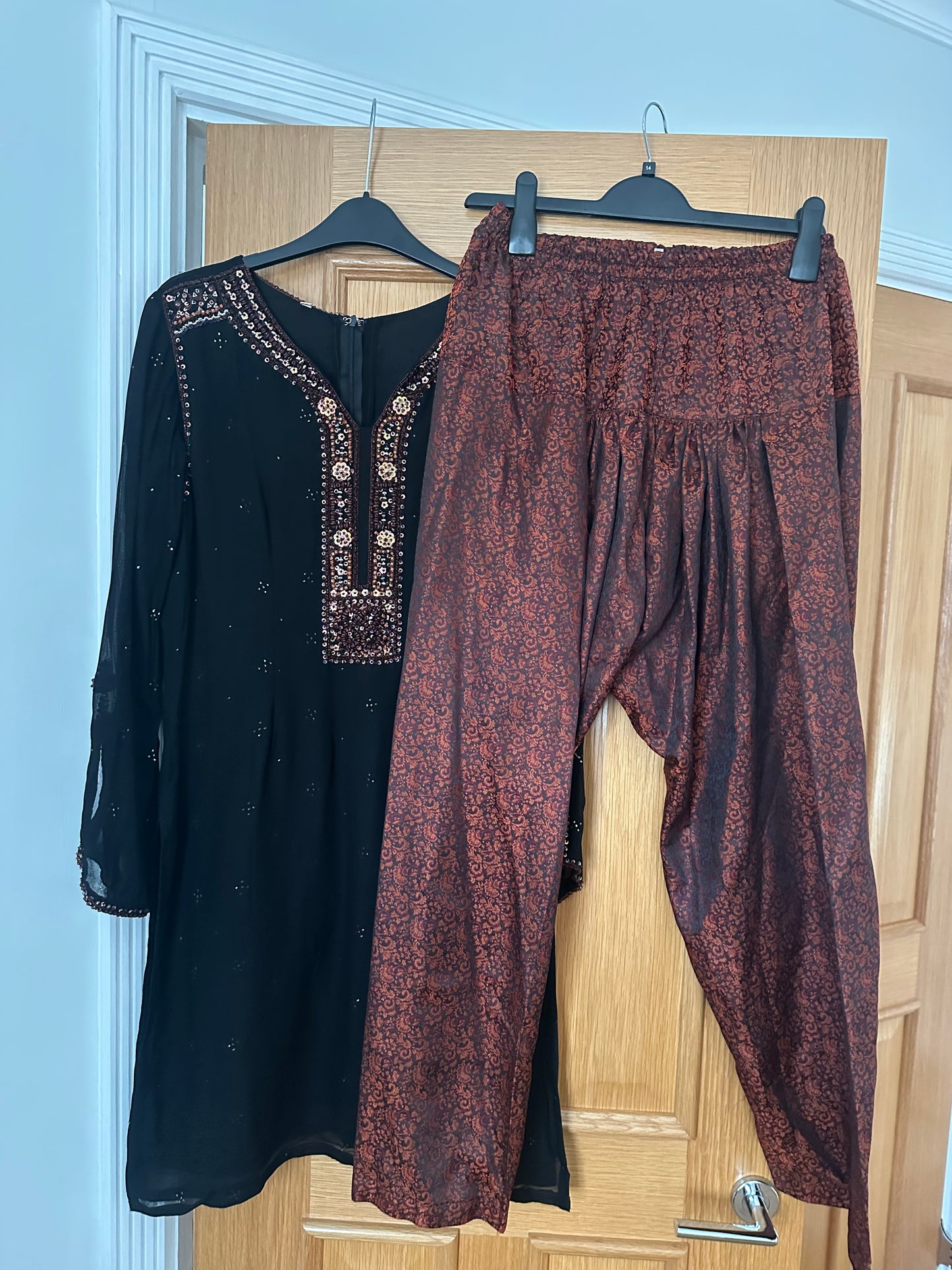 Preloved Black and brown suit
