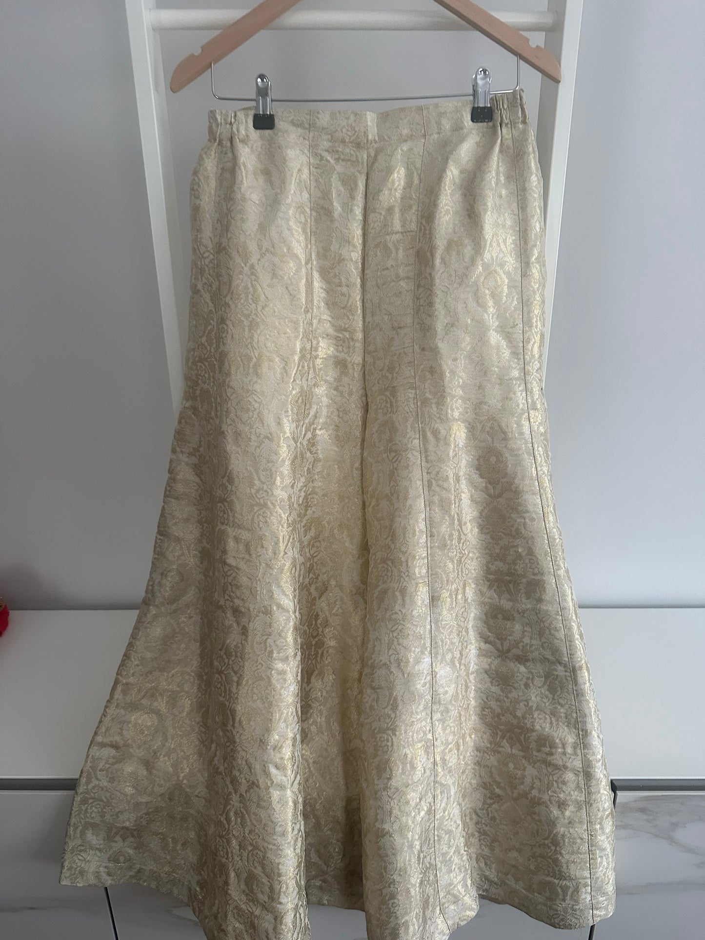 Stunning cream wide leg sharara suit with top and chunni - brand new