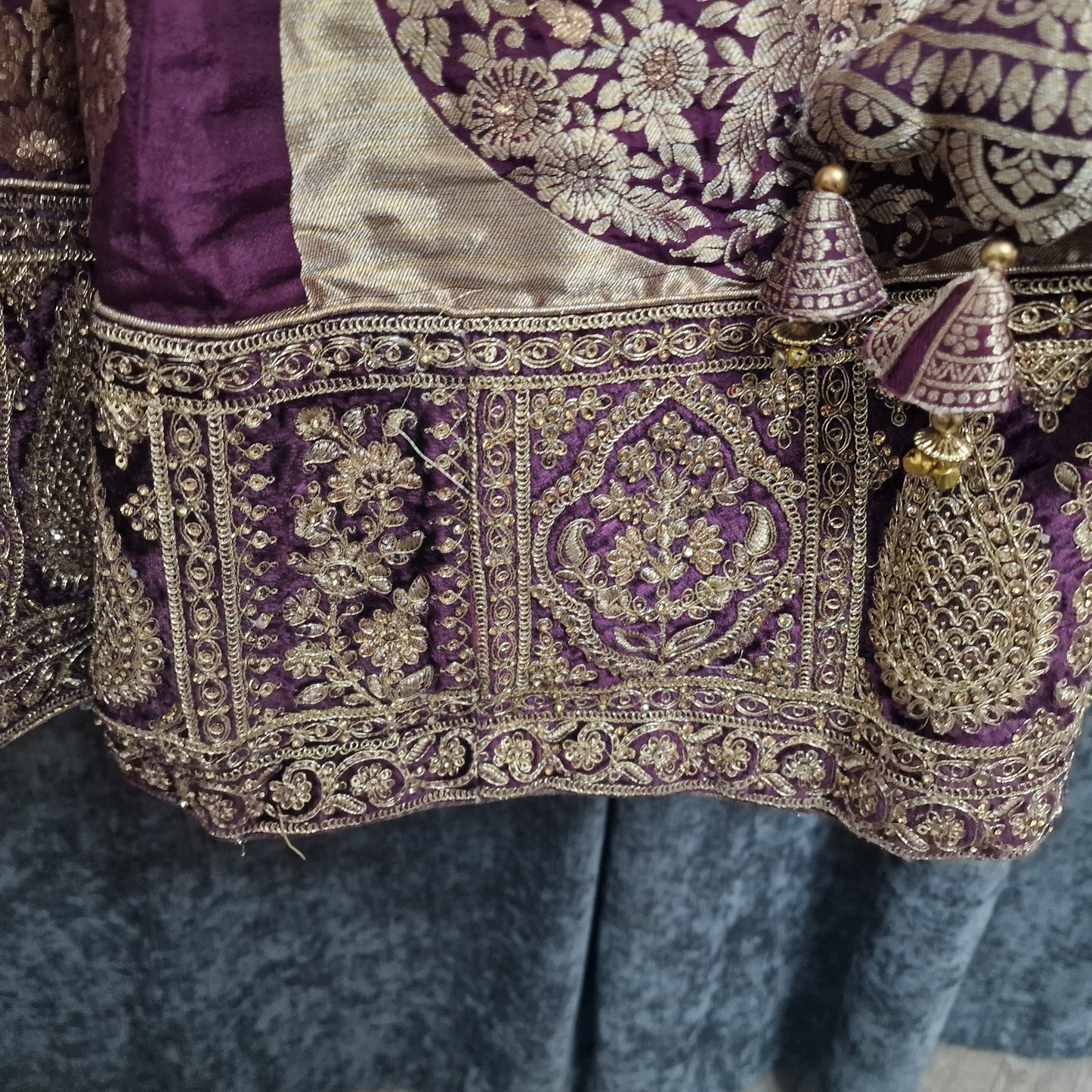Ladies lehnga size 38 from frontier