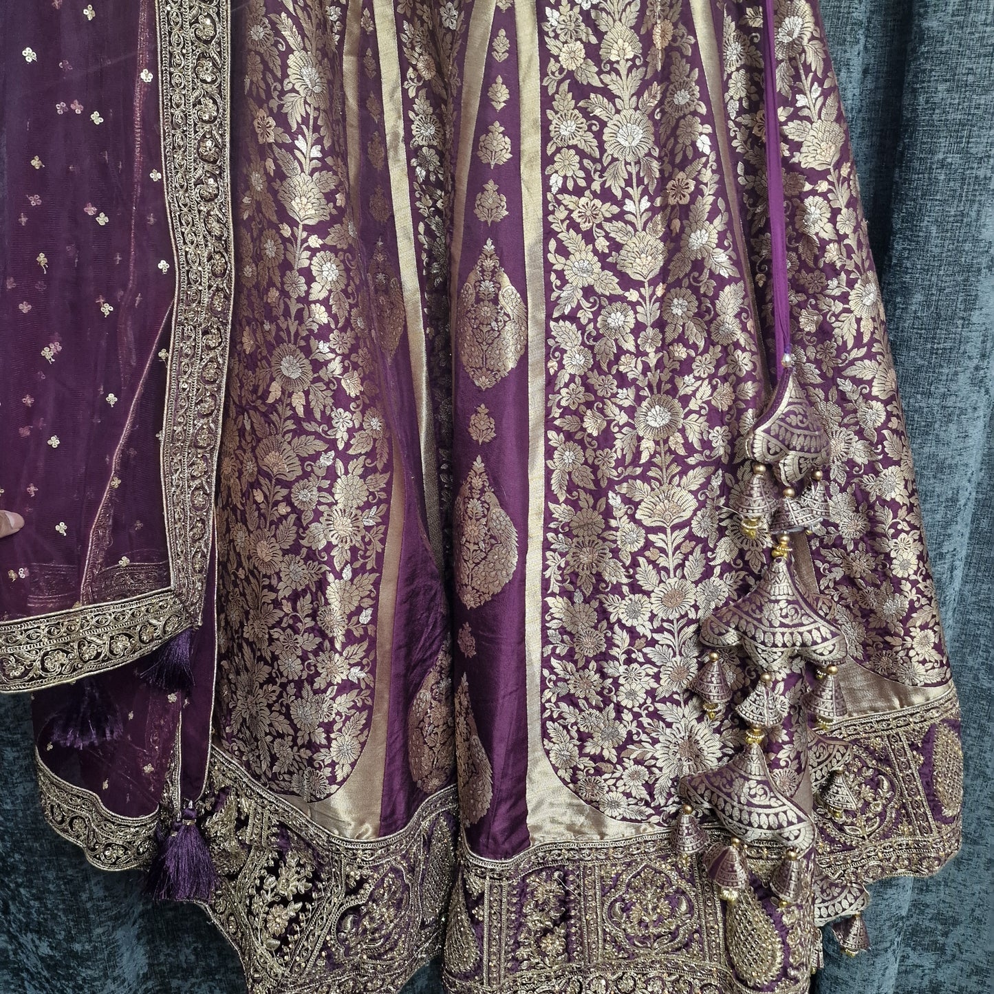 Ladies lehnga size 38 from frontier