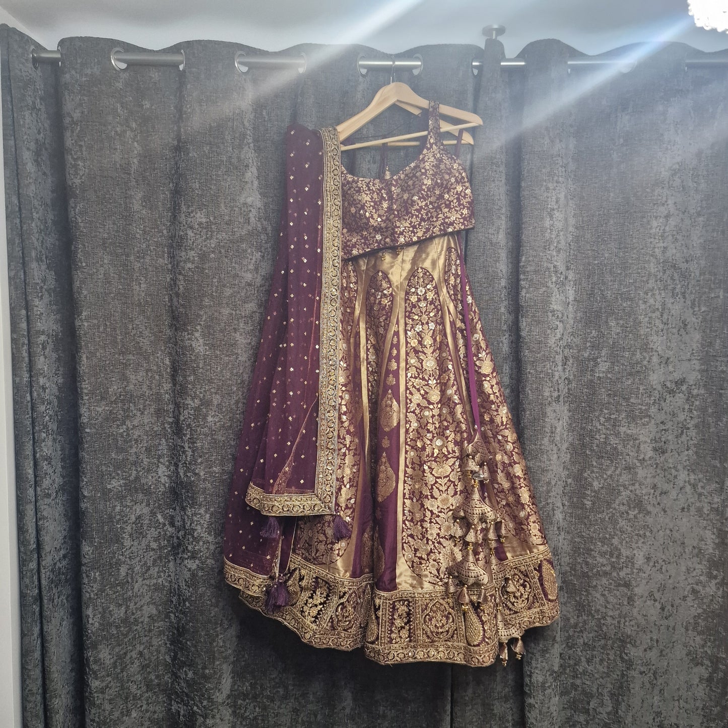Ladies lehnga size 38 from frontier