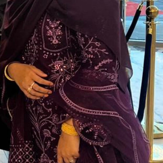 Ladies 3 piece Saraha outfit Very good condition