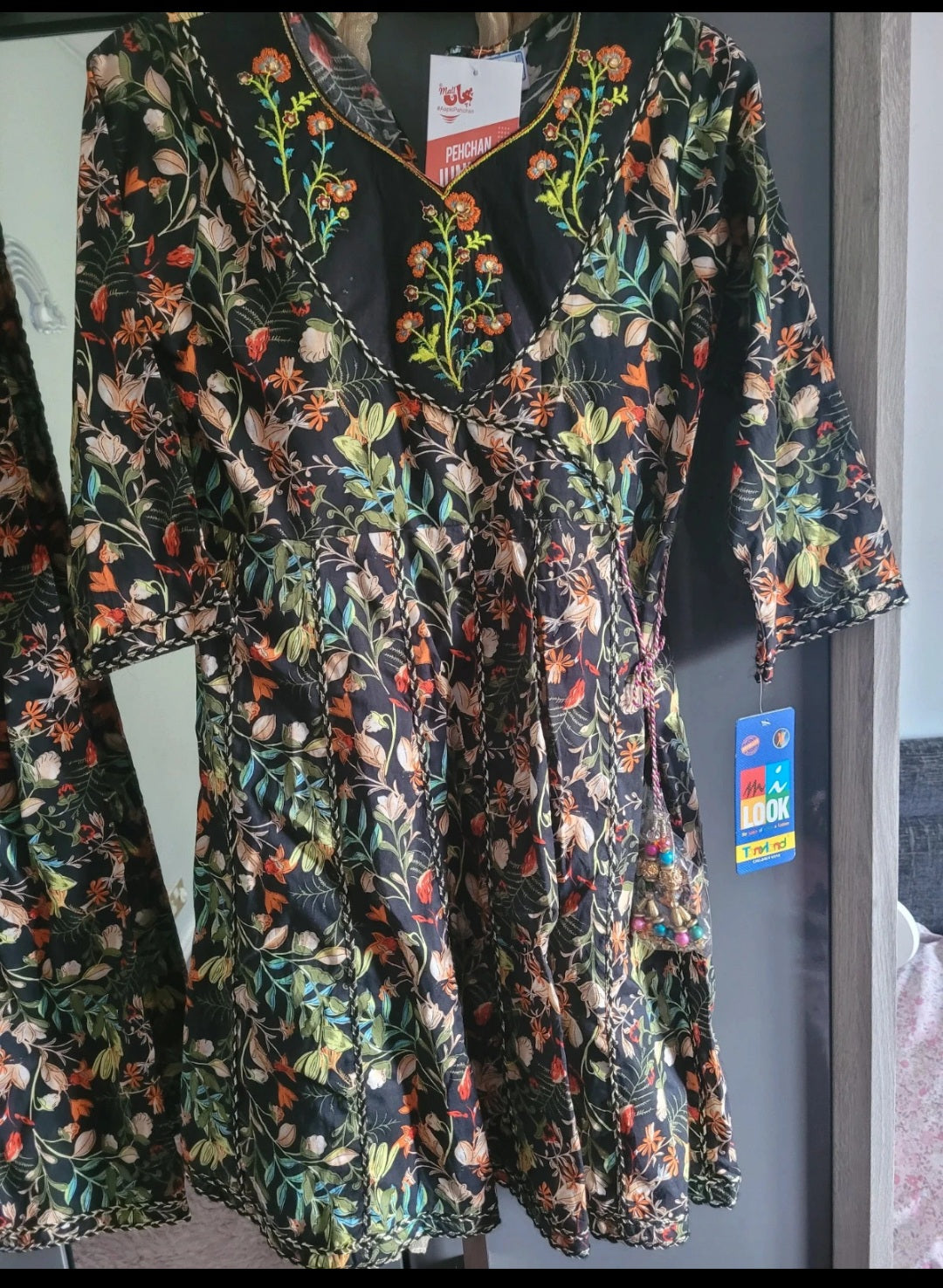 Beautiful girls Indian Pakistani suit age 10