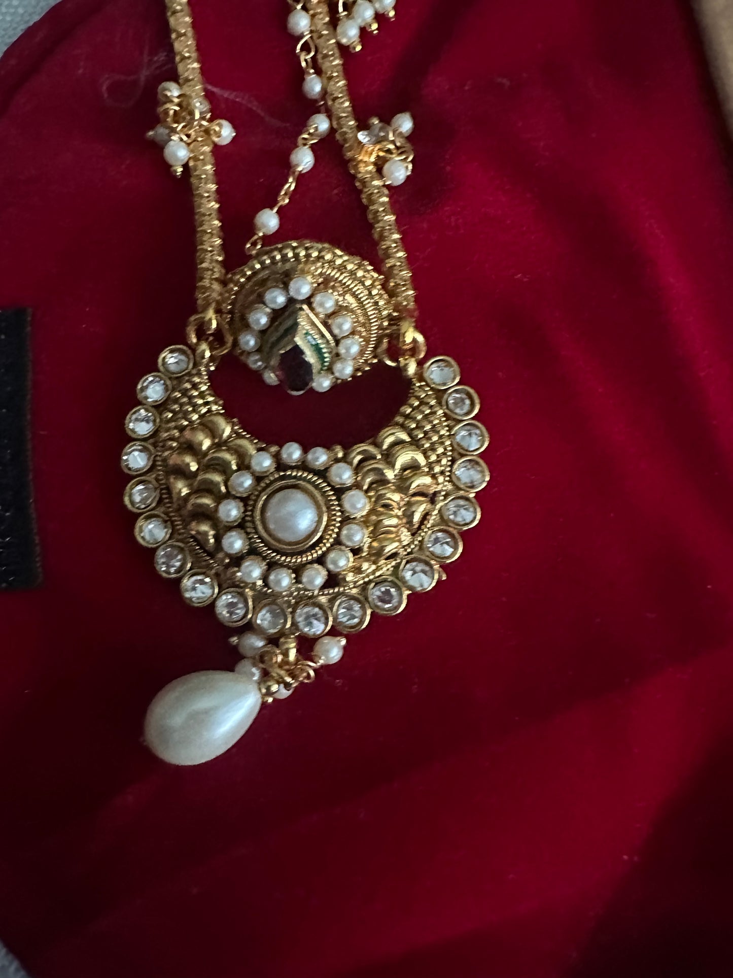 Tikka for Indian brides from The Jewellery Trunk
