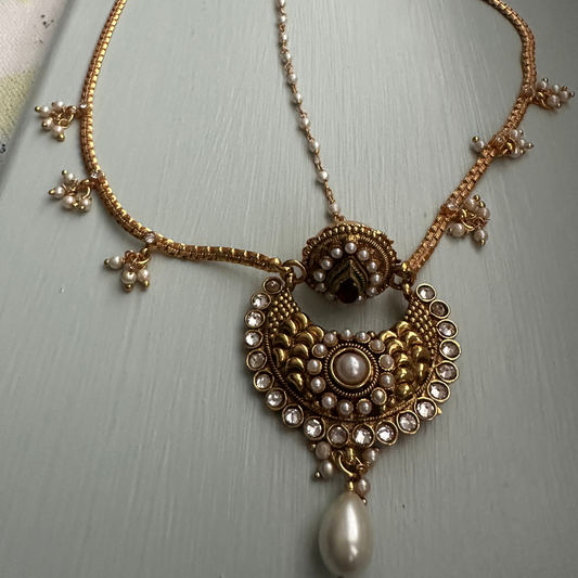 Tikka for Indian brides from The Jewellery Trunk