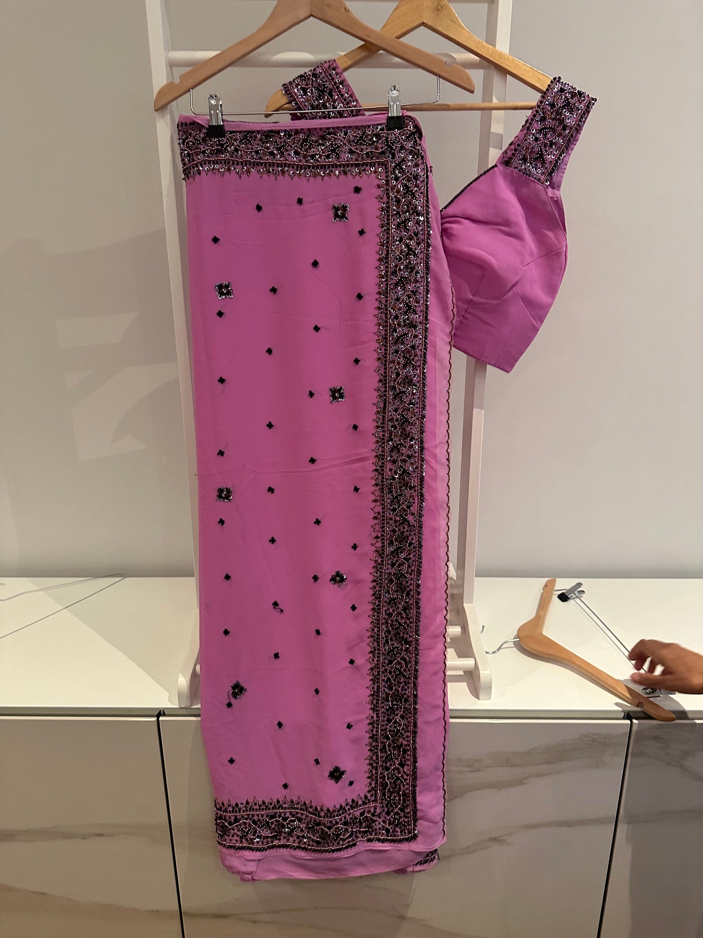 Preloved crepe pink sari