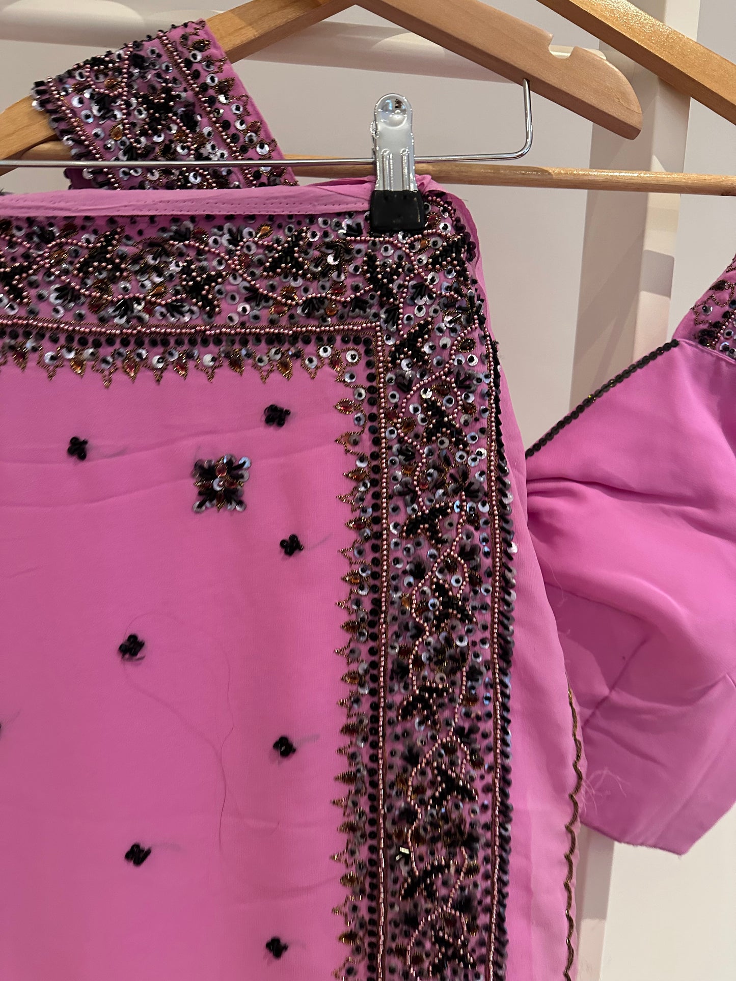 Preloved crepe pink sari