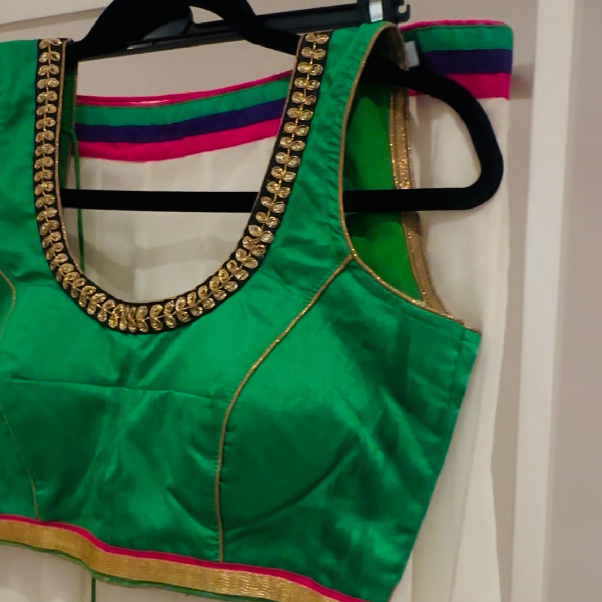 White chiffon lengah