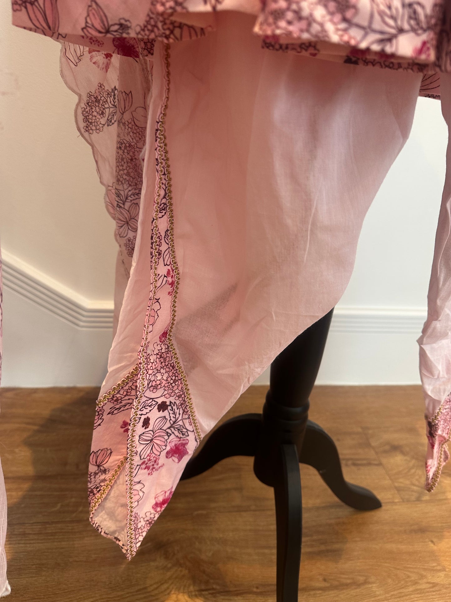 Ajiesh Oberoi Pink Kota Doria, Mulmul Round Embroidered Kurta And Dhoti Pant Set