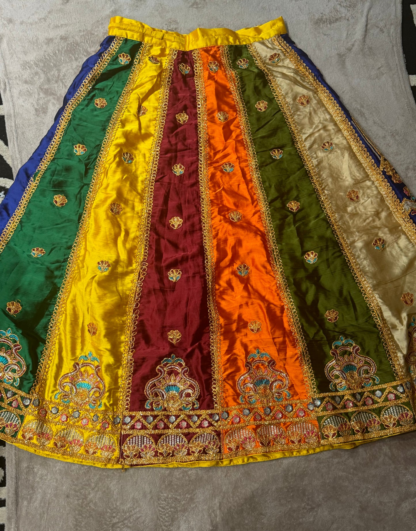 Luxury Multicolour Lehenga Choli Set – Heavy Embroidery & Mirror Work with Dupatta