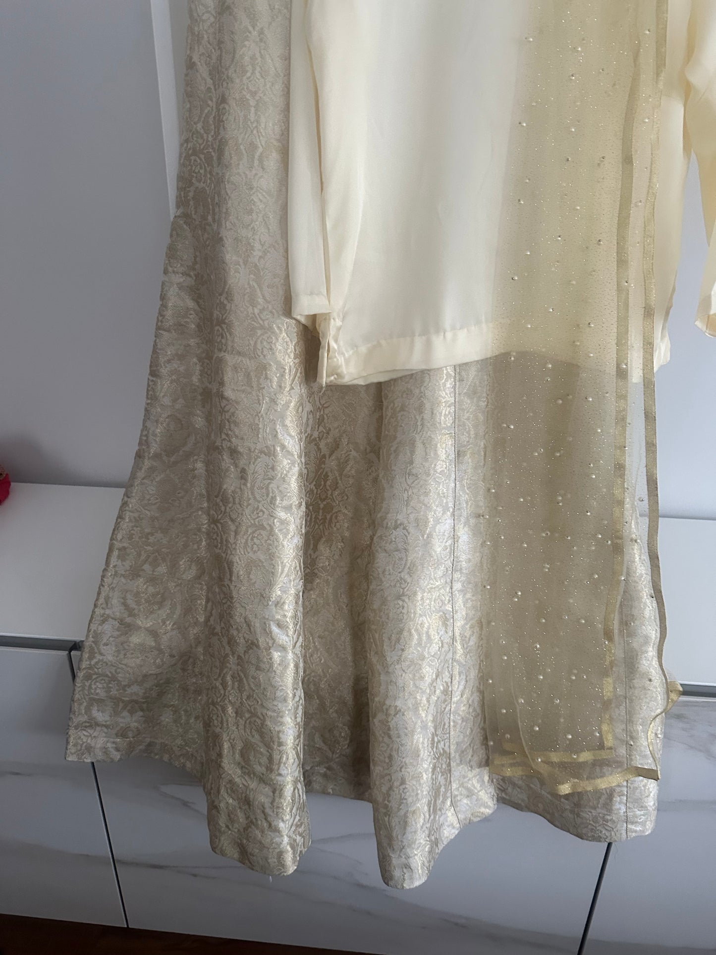 Stunning cream wide leg sharara suit with top and chunni - brand new