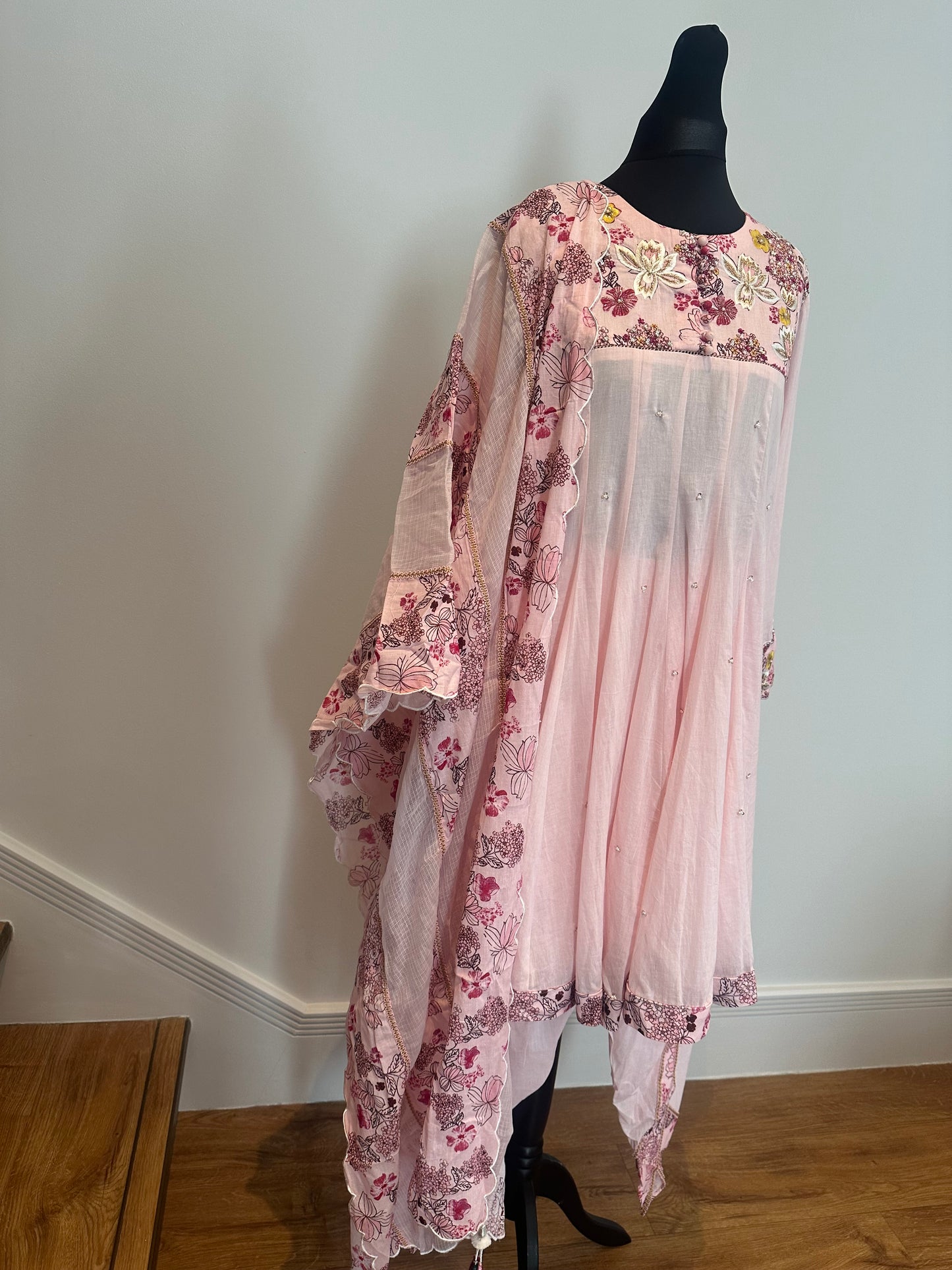 Ajiesh Oberoi Pink Kota Doria, Mulmul Round Embroidered Kurta And Dhoti Pant Set
