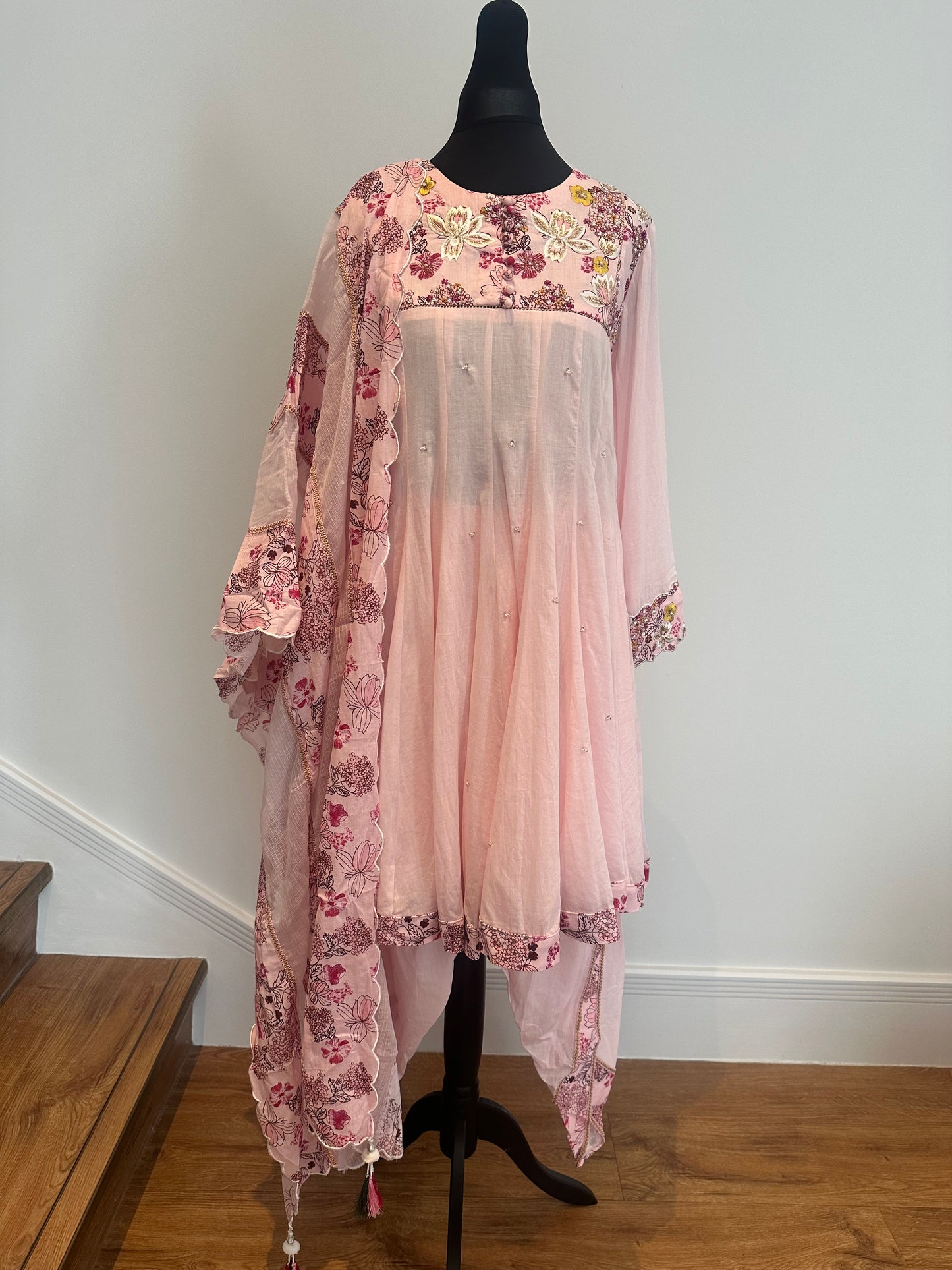 Ajiesh Oberoi Pink Kota Doria, Mulmul Round Embroidered Kurta And Dhoti Pant Set