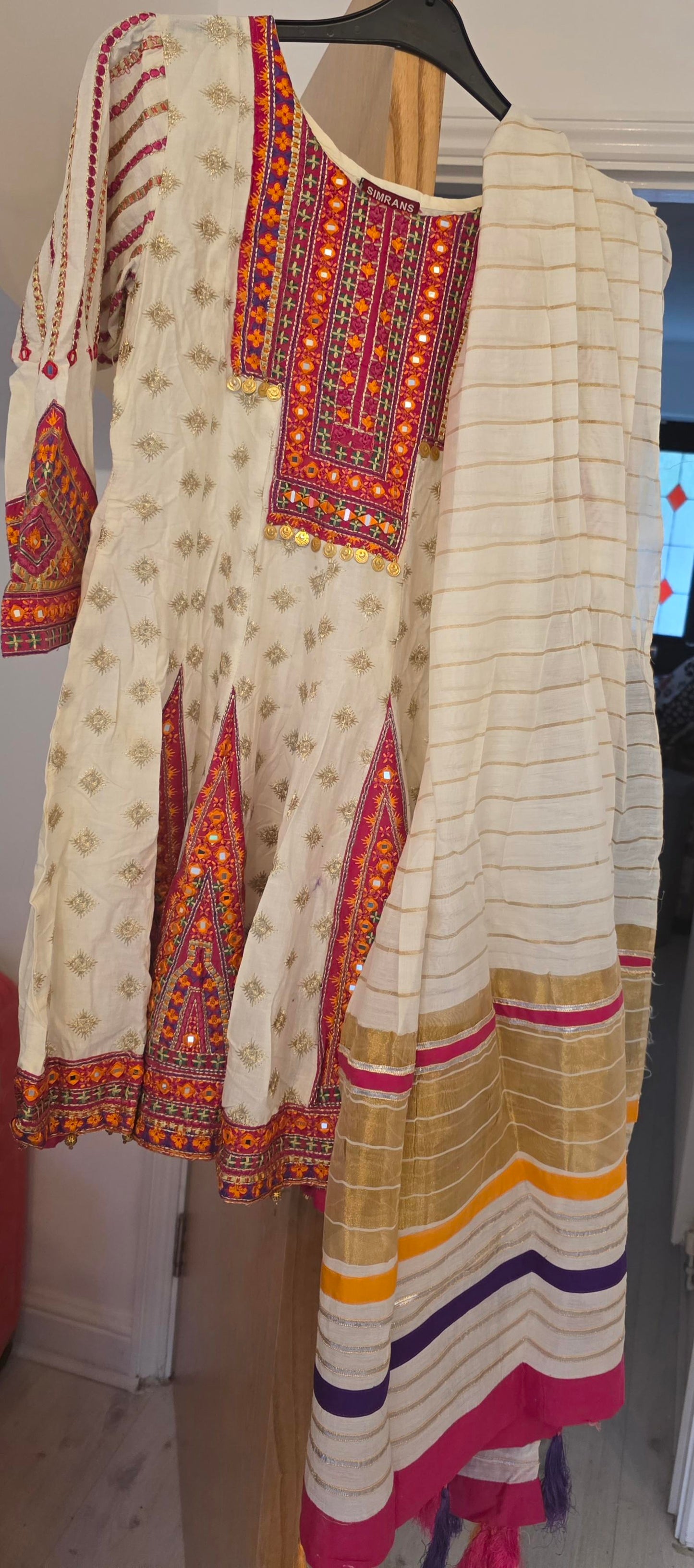 Girls preloved punjabi  Pink and White suit